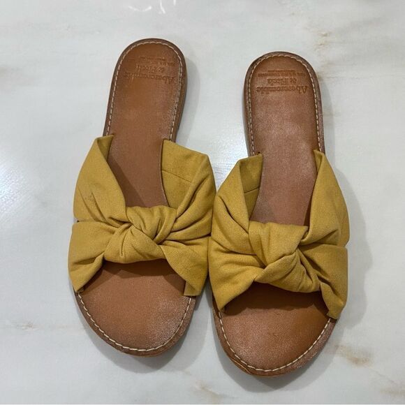 Abercrombie and Fitch knotted strap sandals - Picture 1 of 5